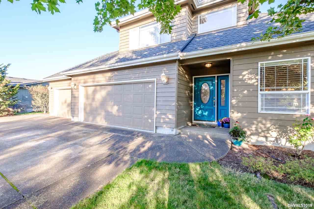 1815 Ravenwood Dr - Photo 1