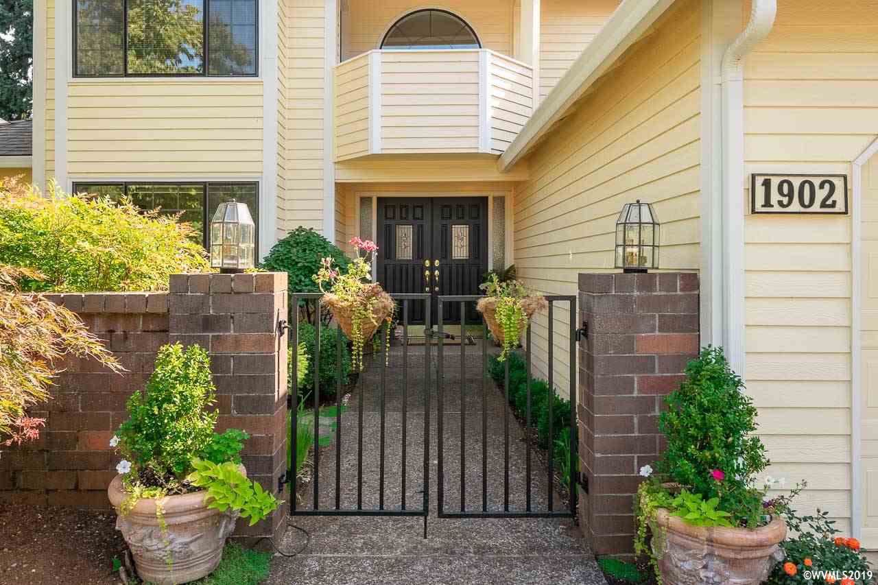 1902 Spicetree Ln - Photo 1