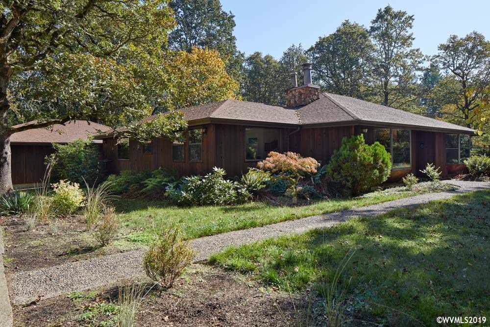 1120 Lester Av - Photo 1