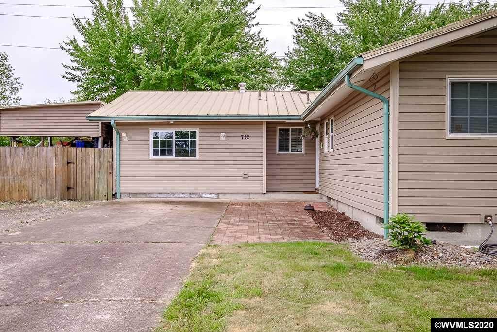 712 38th Av - Photo 1