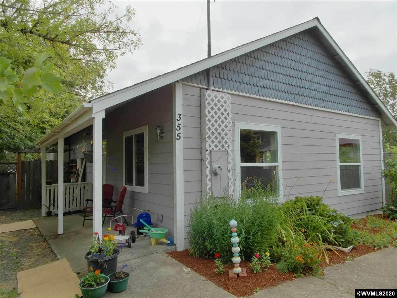 355 13th St - Photo 1