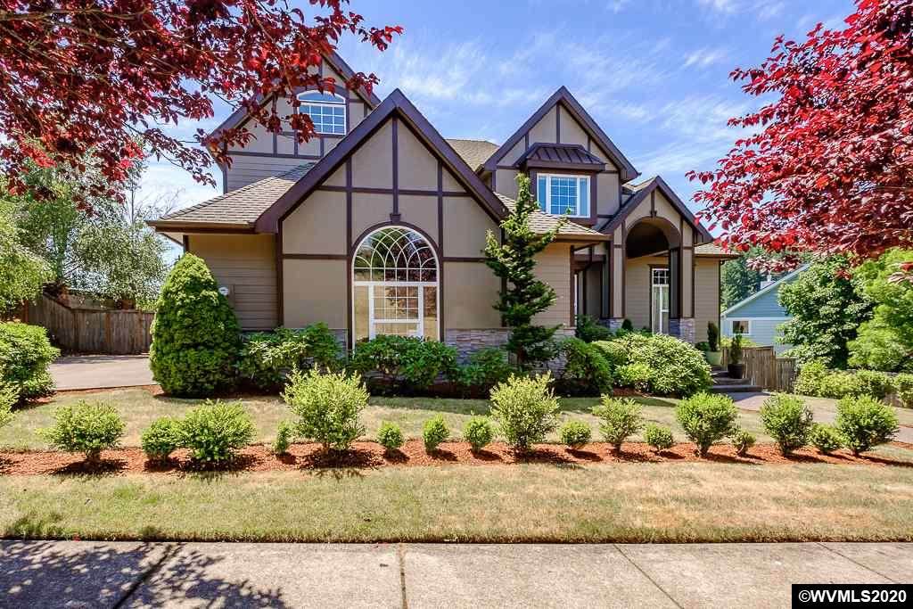 4536 Boxwood Dr - Photo 1