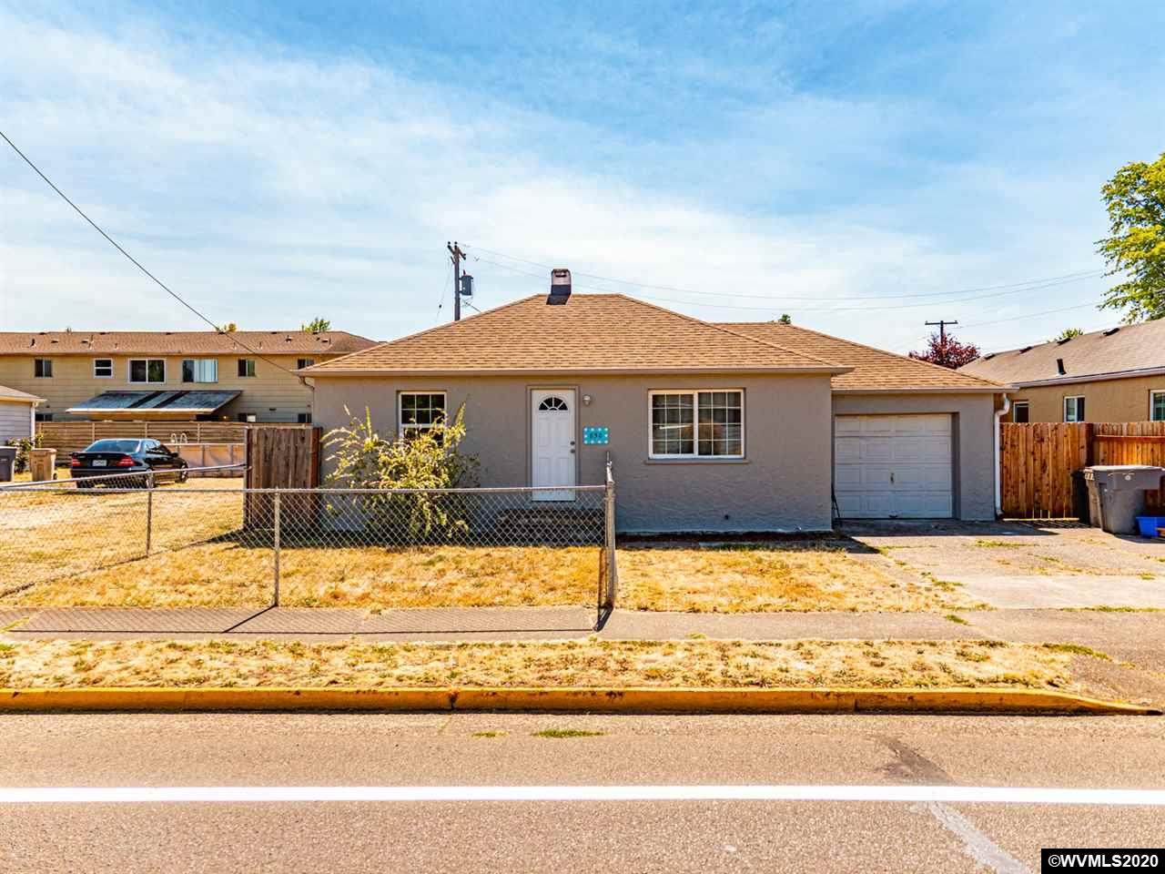 850 Queen Av - Photo 1