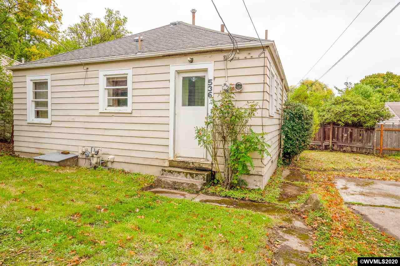 536 30th St - Photo 1