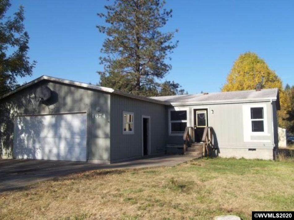 1674 Dogwood St - Photo 1