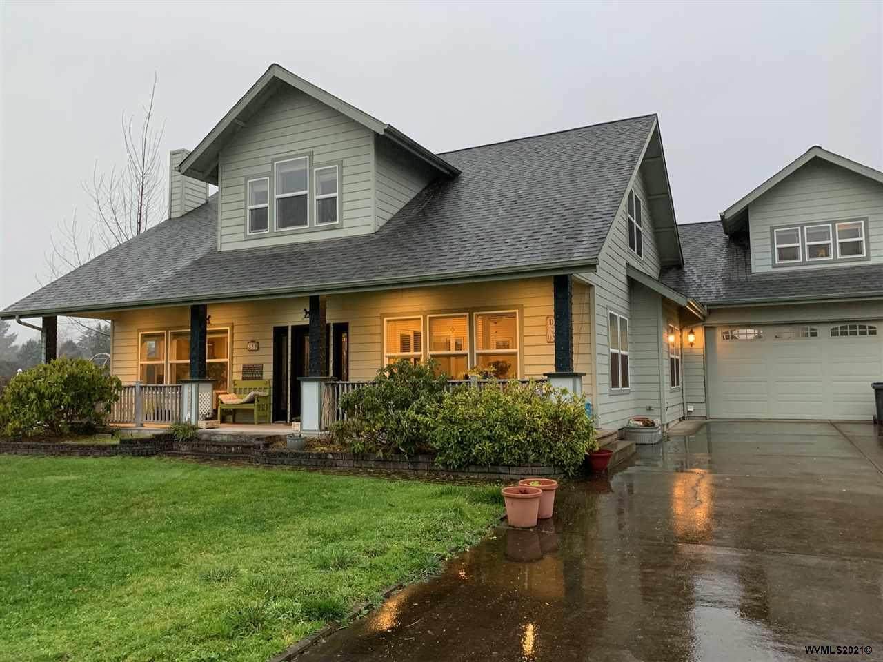 389 Cherry Ln - Photo 1