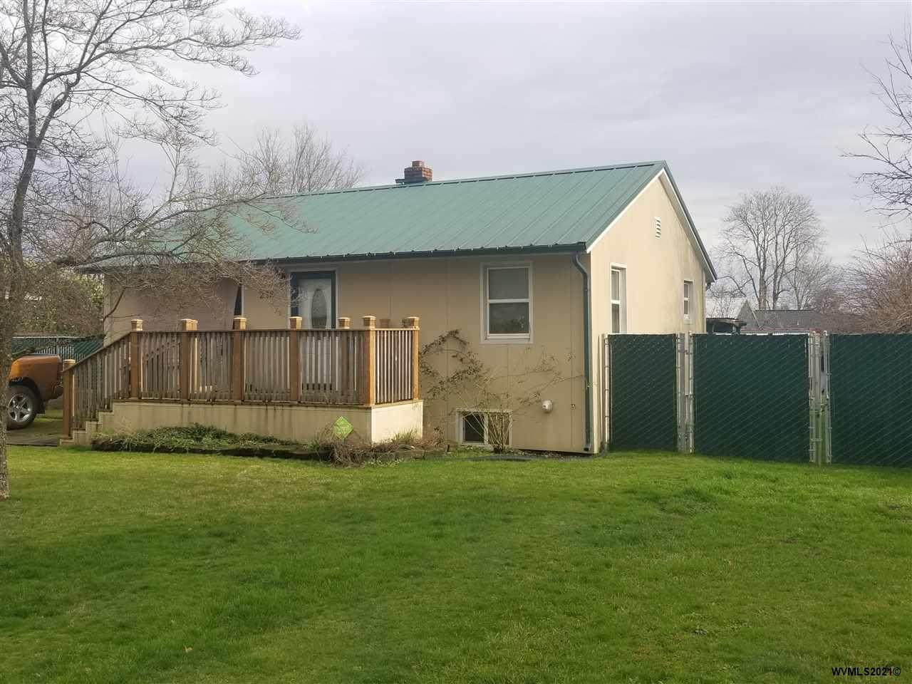 238 Draper St - Photo 1