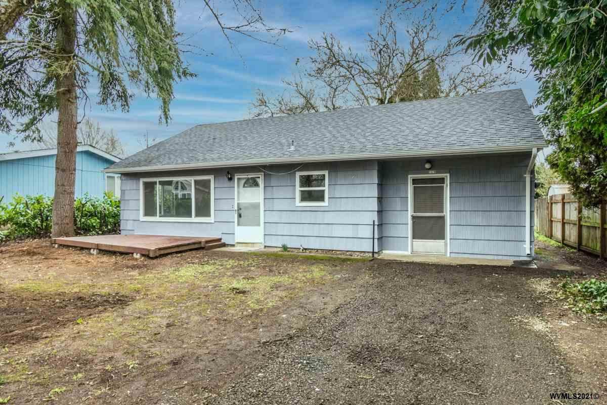1329 Queen Av - Photo 1
