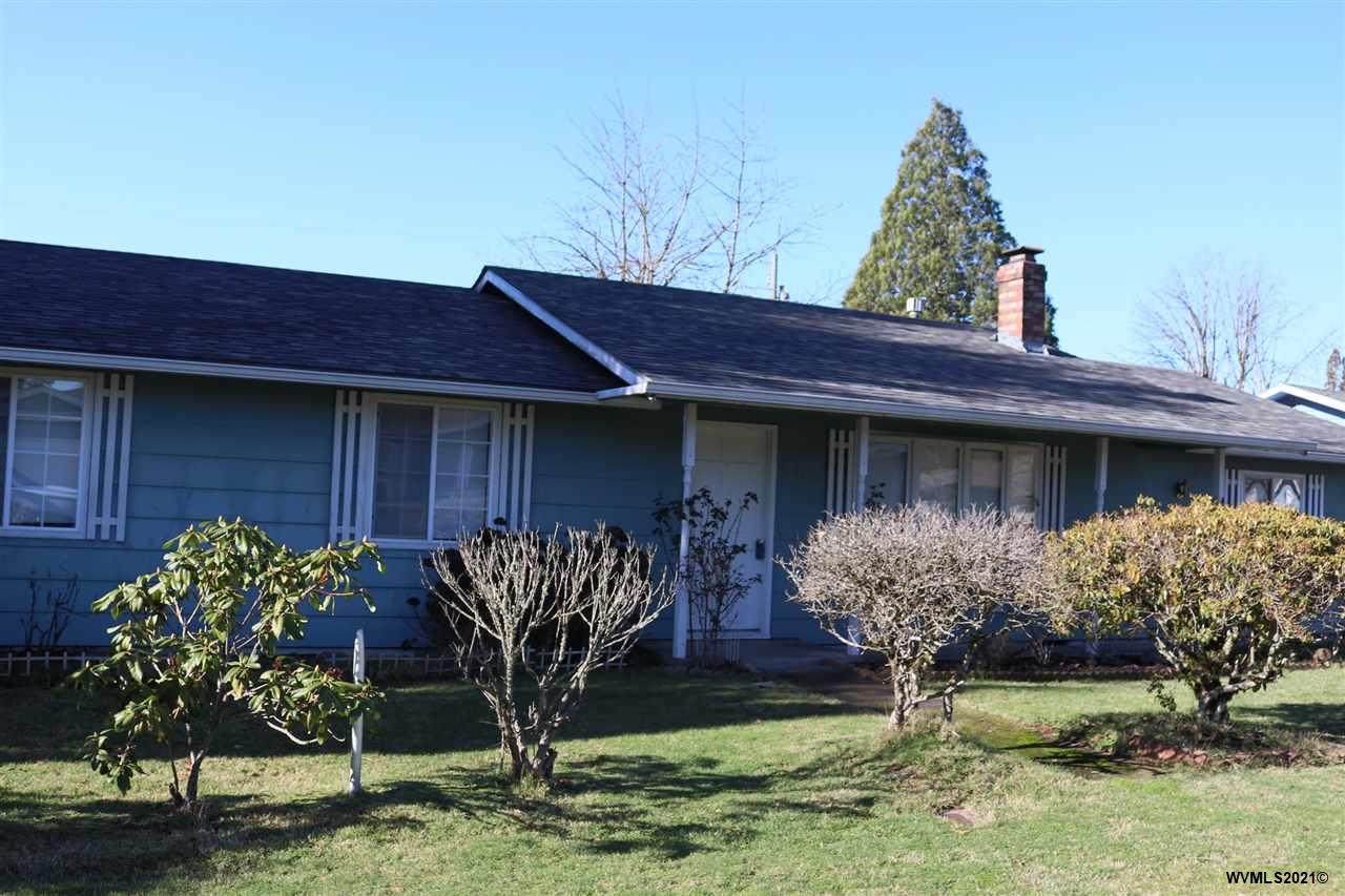 1095 2nd Av - Photo 1