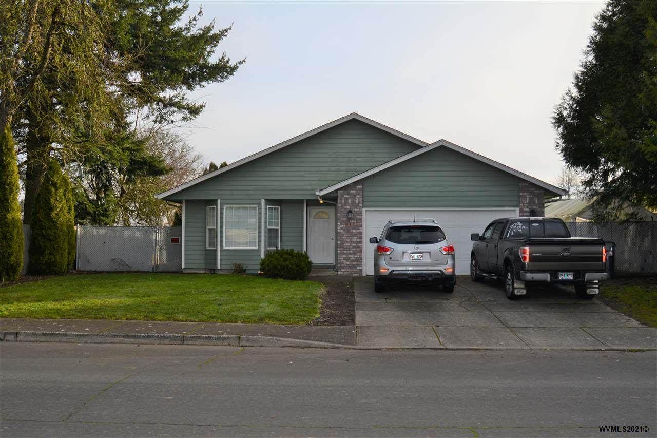 335 3 St - Photo 1