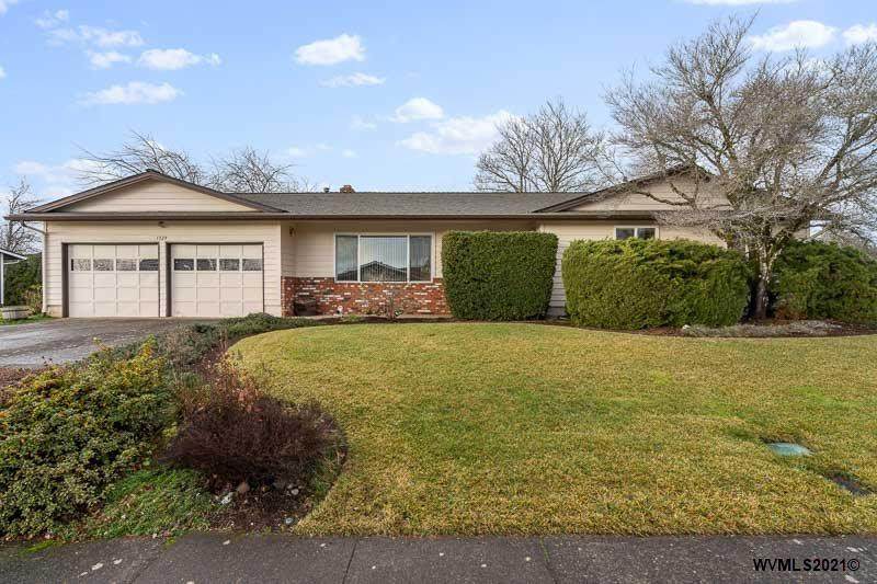 1329 34th Av - Photo 1