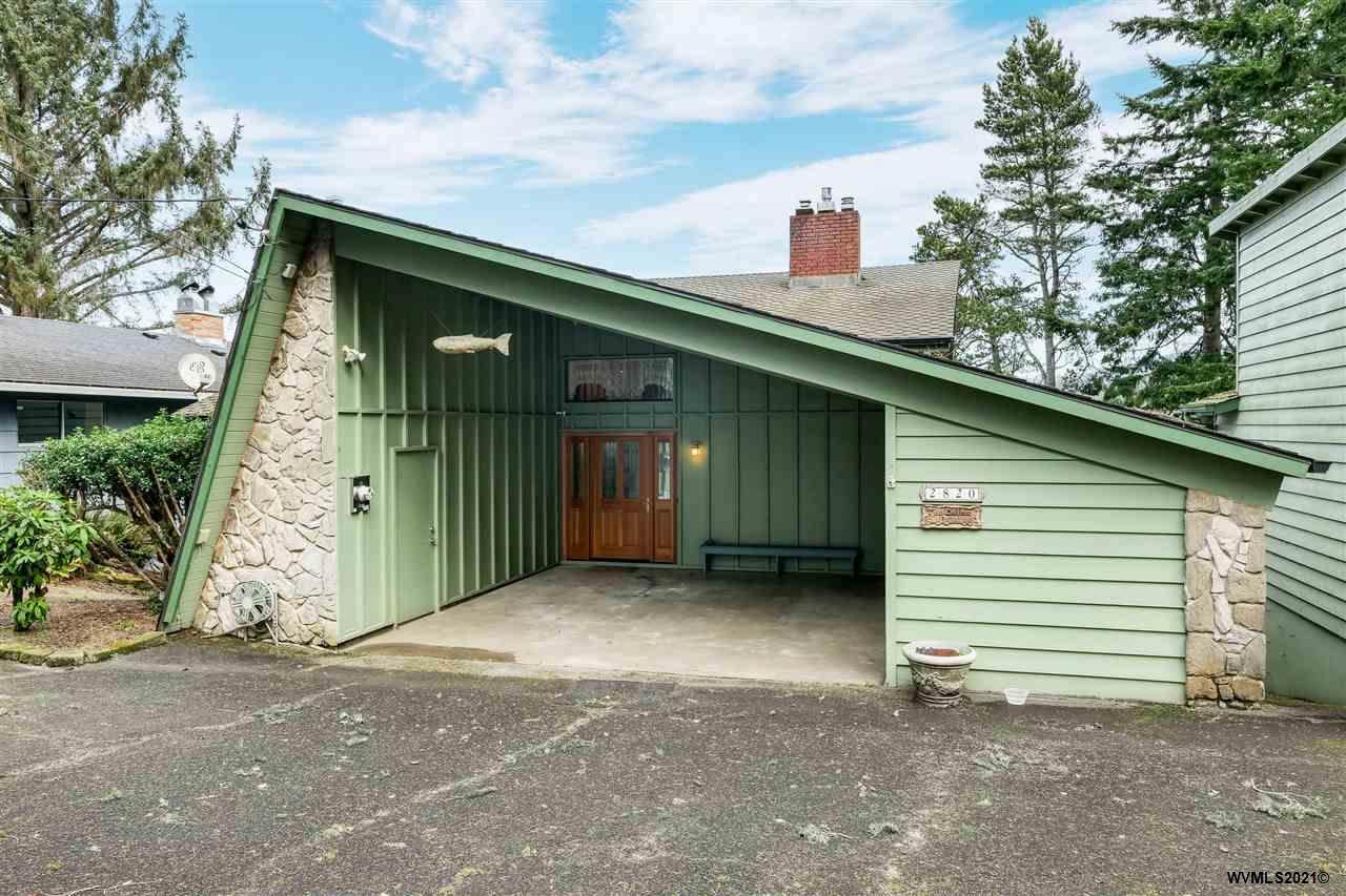 2820 Lake Dr - Photo 1