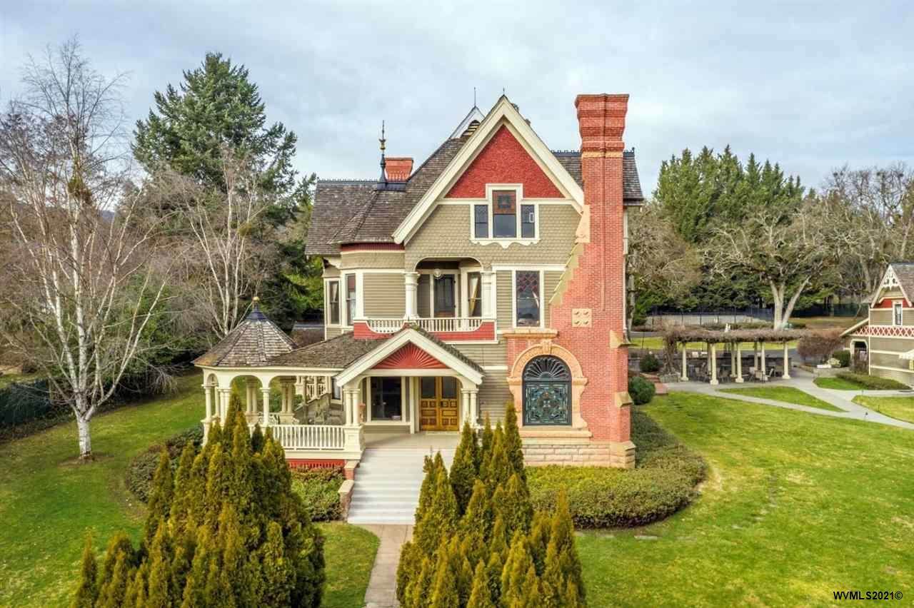 635 Oregon St - Photo 1