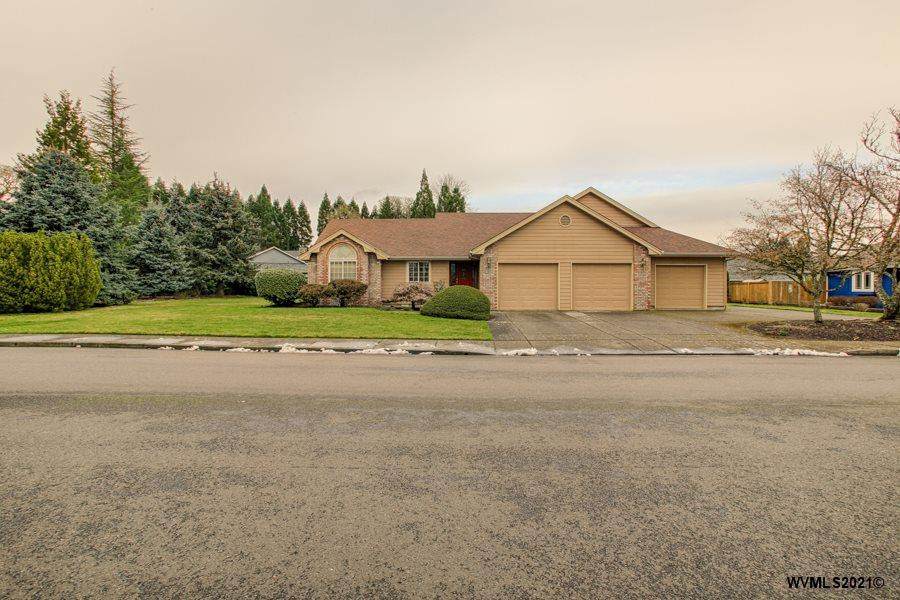562 Walnut Av - Photo 1