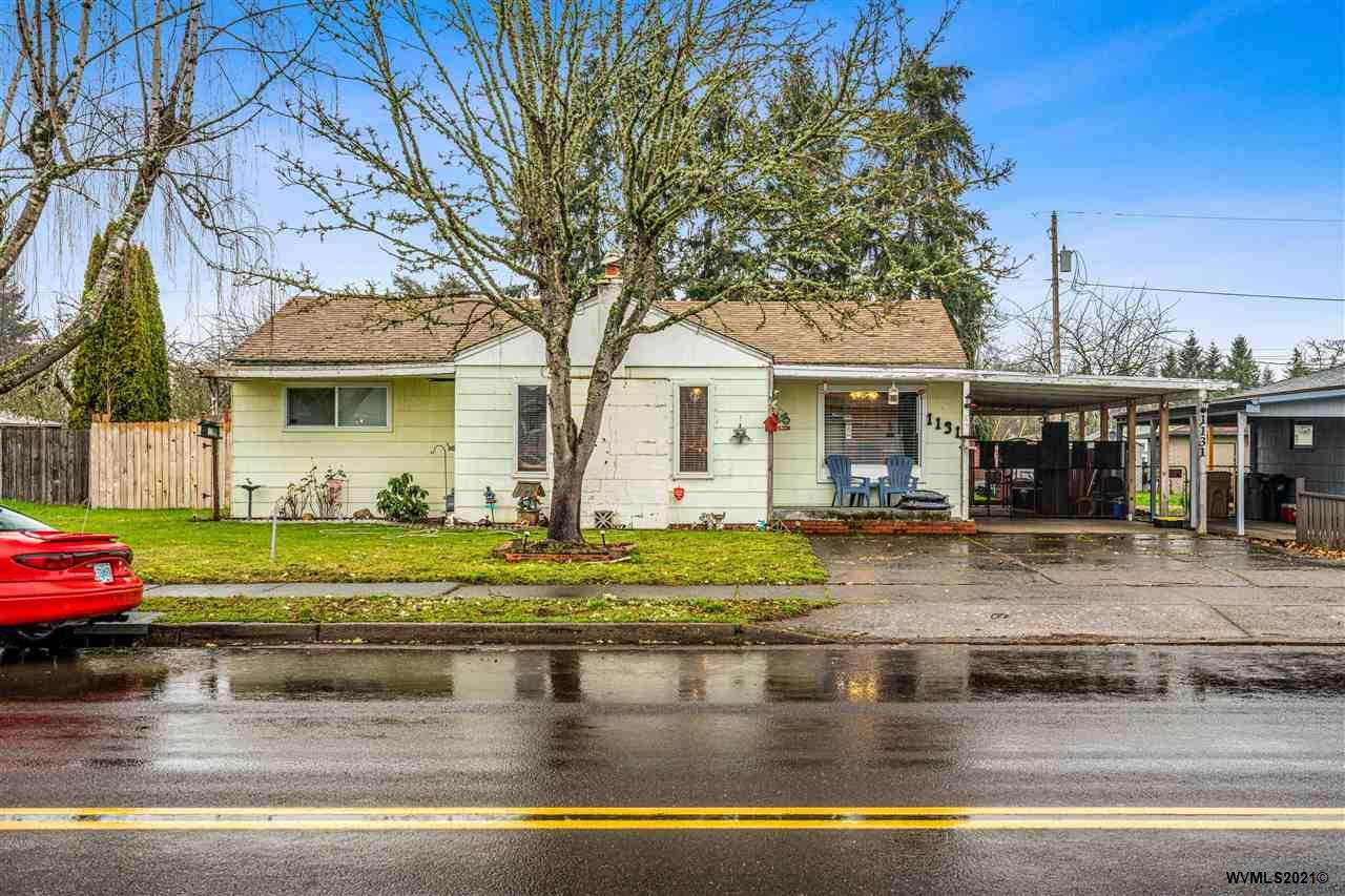 1131 Oak St - Photo 1