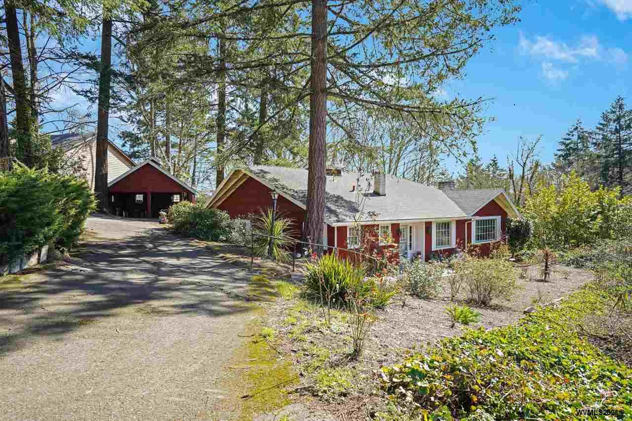 814 Cascade Dr - Photo 1