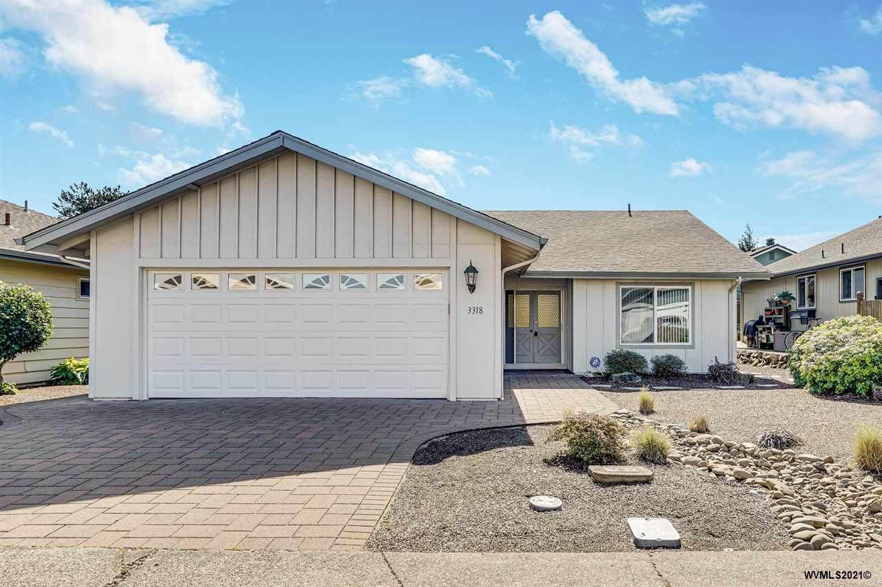 3318 Oakcrest Dr - Photo 1