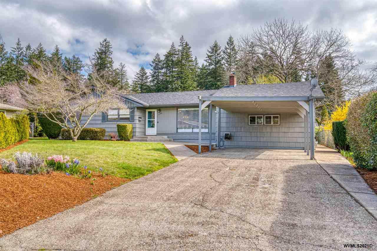 3792 Saxon Dr - Photo 1