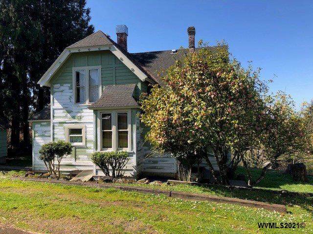 634 Oak St - Photo 1
