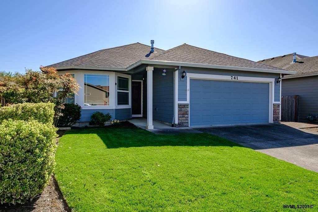 741 Maxwell Av - Photo 1