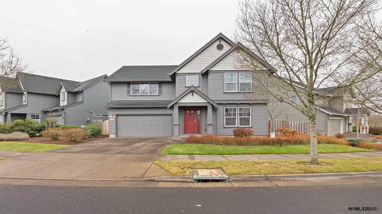 836 Bayshore Cl - Photo 1