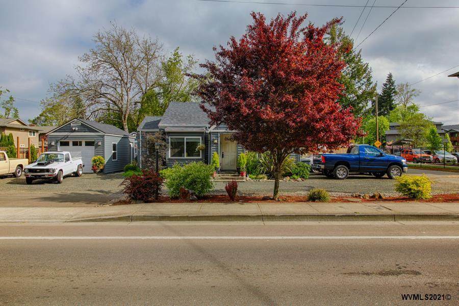 3217 Hyacinth St - Photo 1