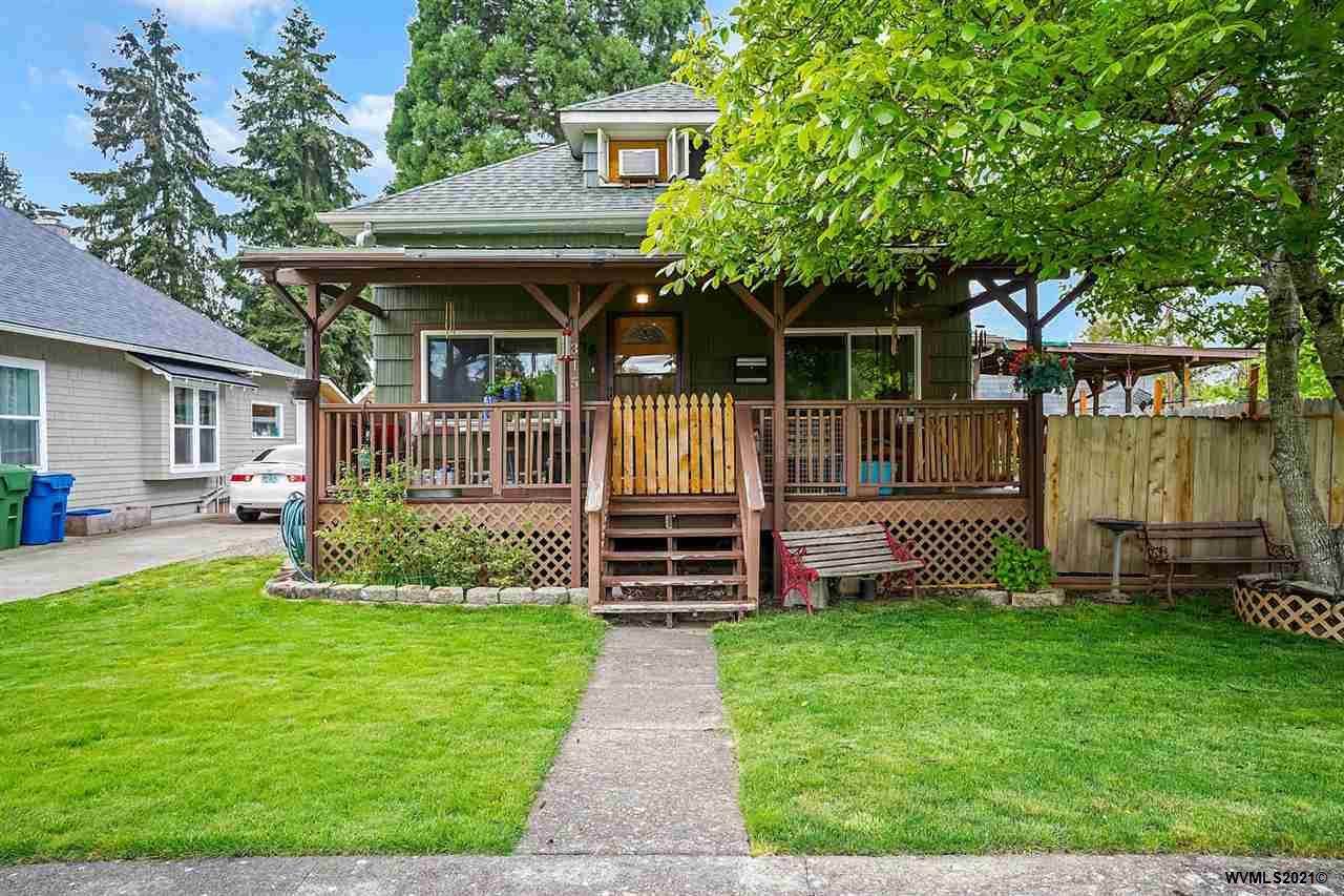 315 15th St - Photo 1
