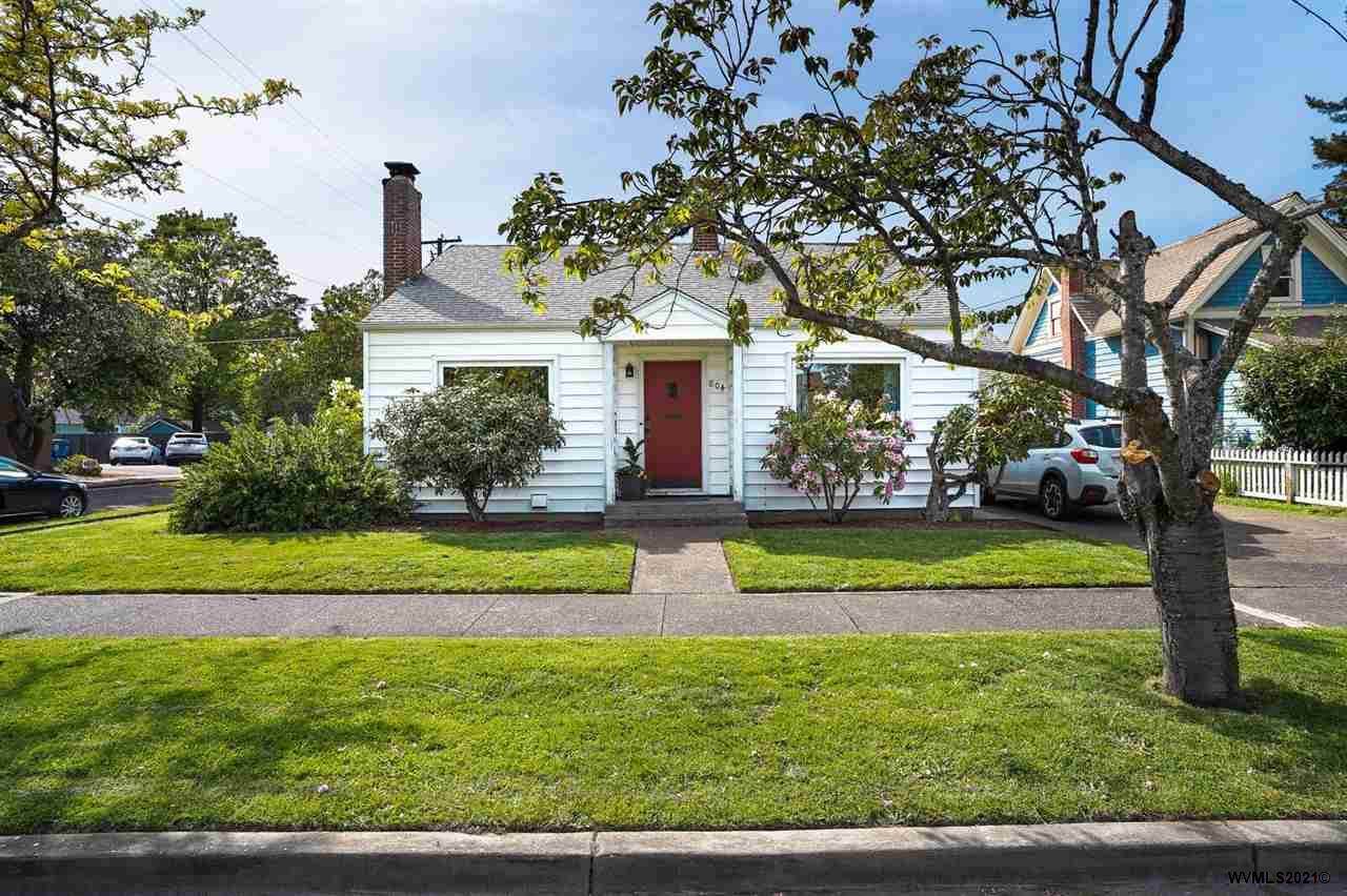 804 11th St - Photo 1