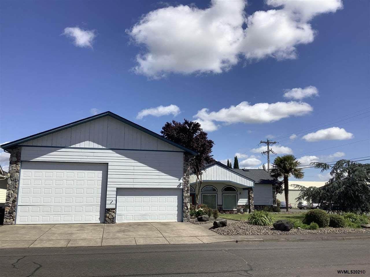 614 Piper St - Photo 1