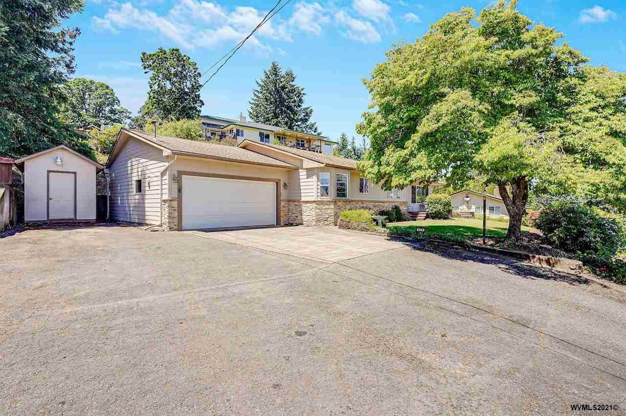 429 Stoneway Dr - Photo 1