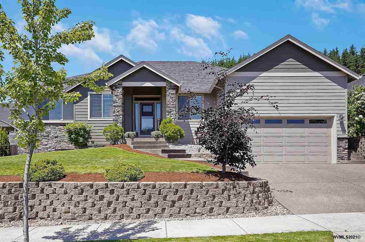 1543 Lakeview Dr - Photo 1
