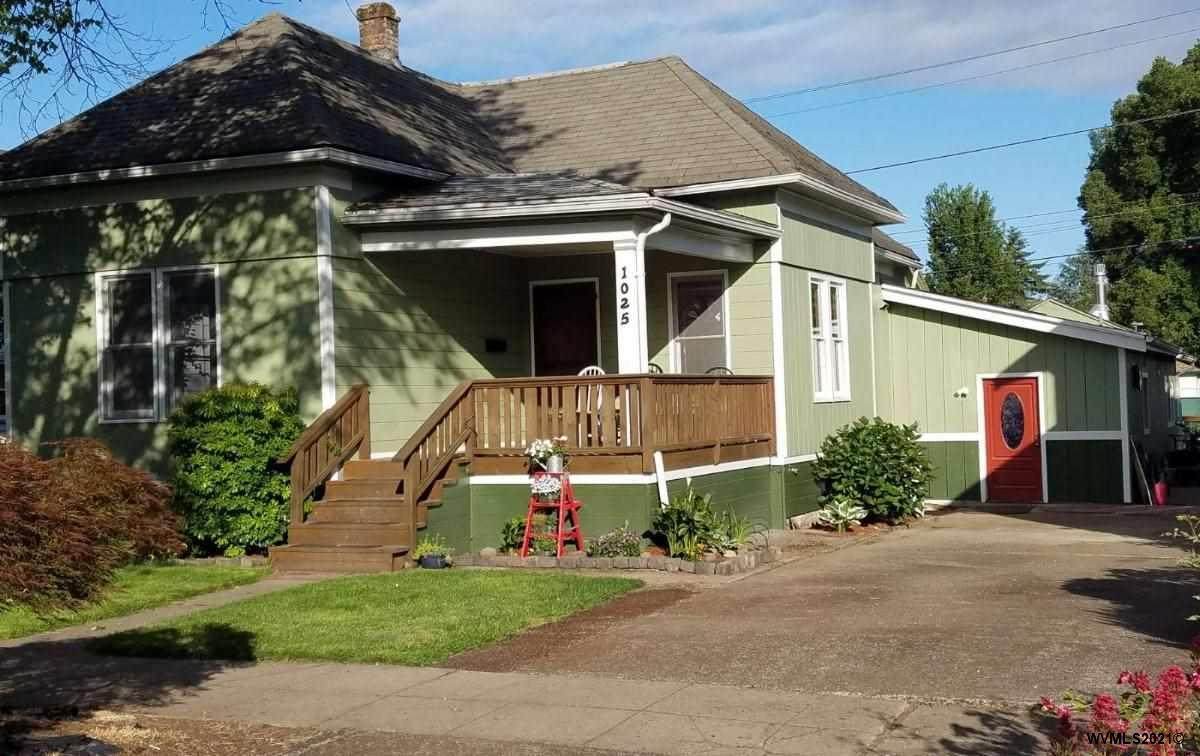 1025 Cottage St - Photo 1