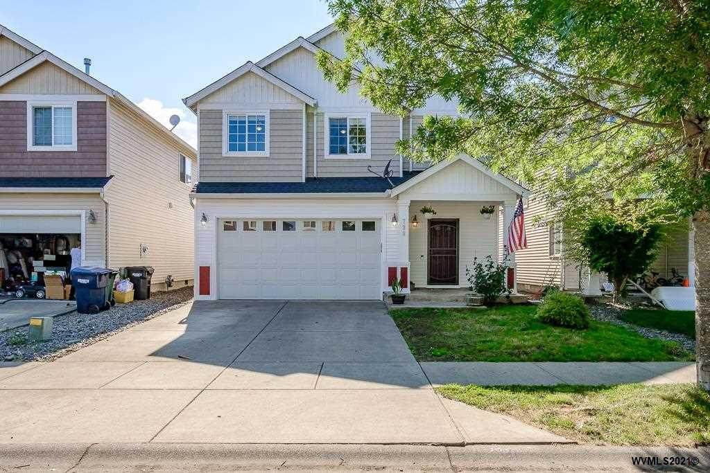 738 Morning Glory Dr - Photo 1