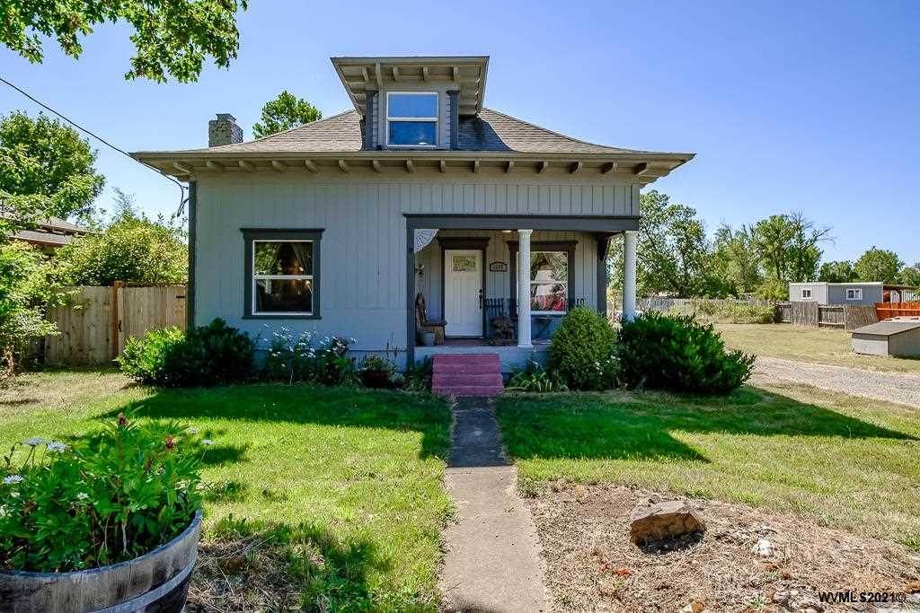 1127 Ash St - Photo 1