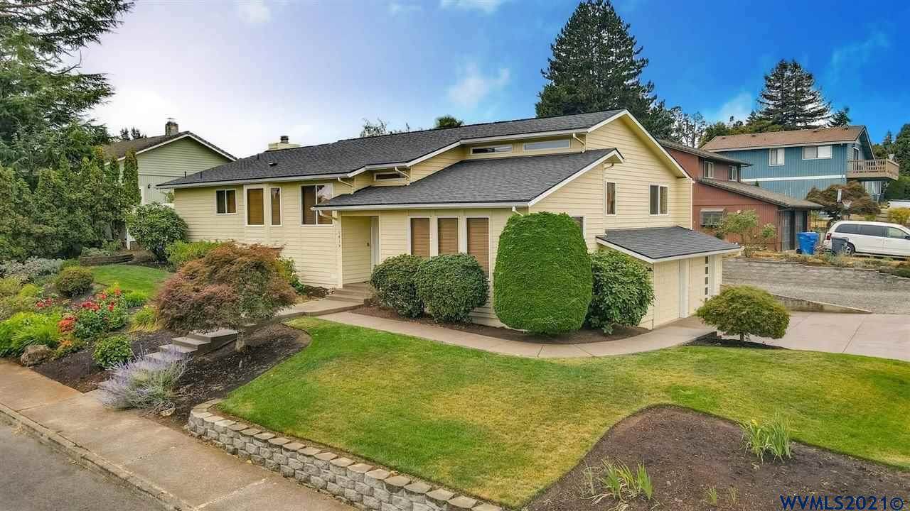1419 34th Av - Photo 1