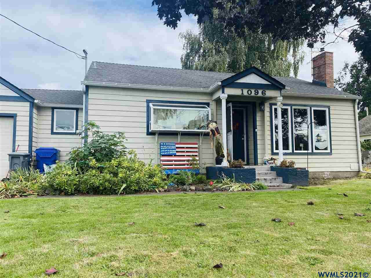 1096 38TH Av - Photo 1