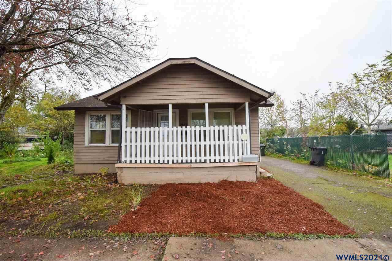2142 Commercial St - Photo 1