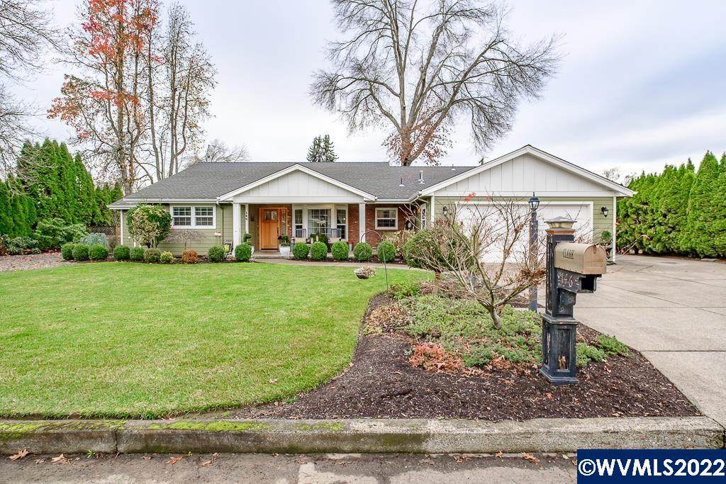 146 Peachtree Ln - Photo 1