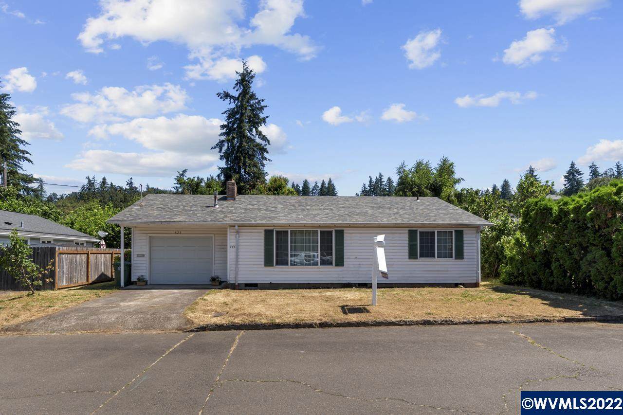 623 2nd St - Photo 1