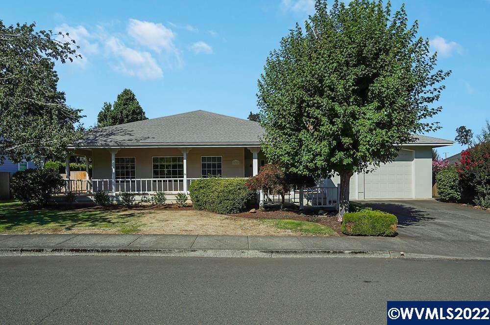 235 Tillicum Dr - Photo 1