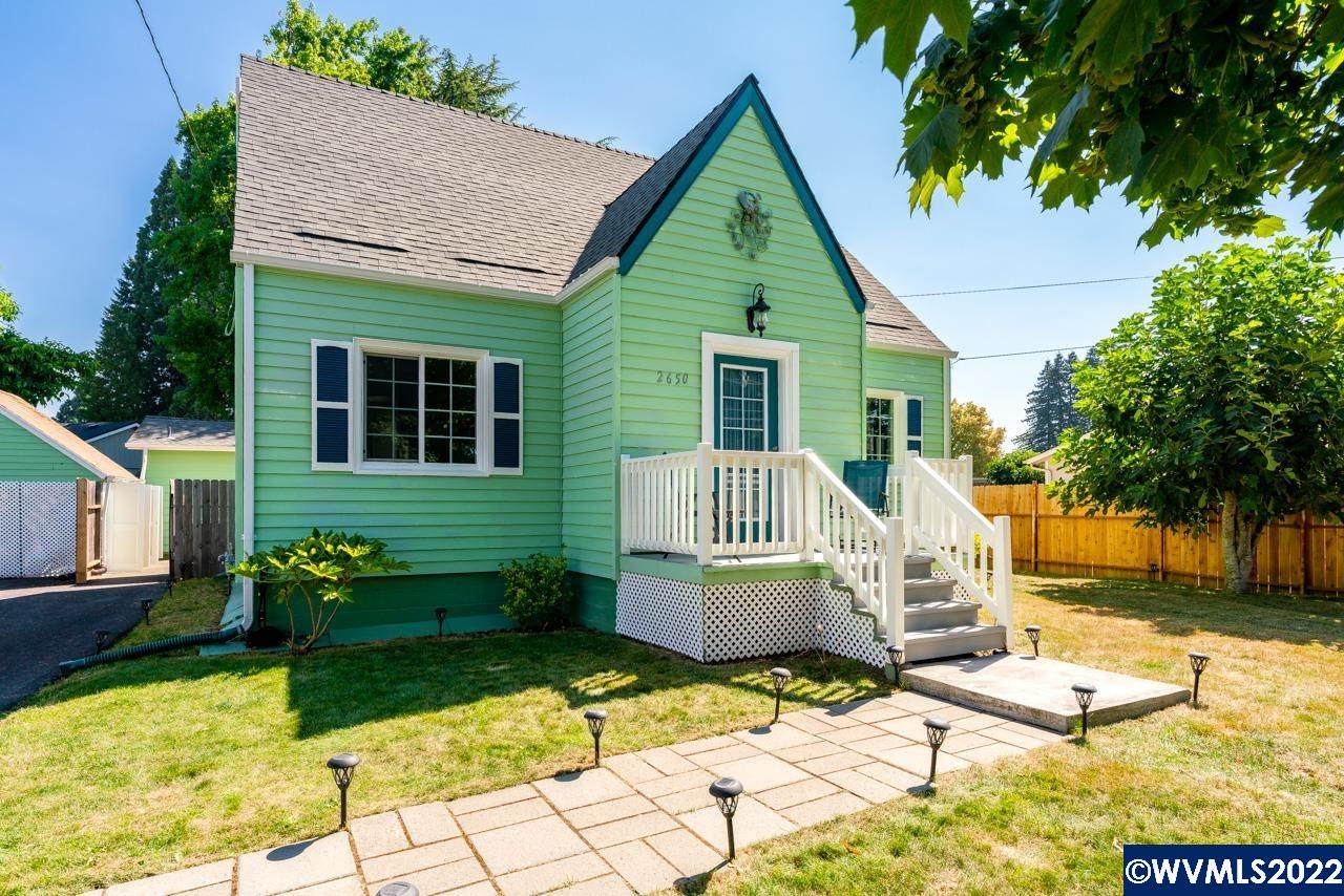 2650 Lansing Av - Photo 1
