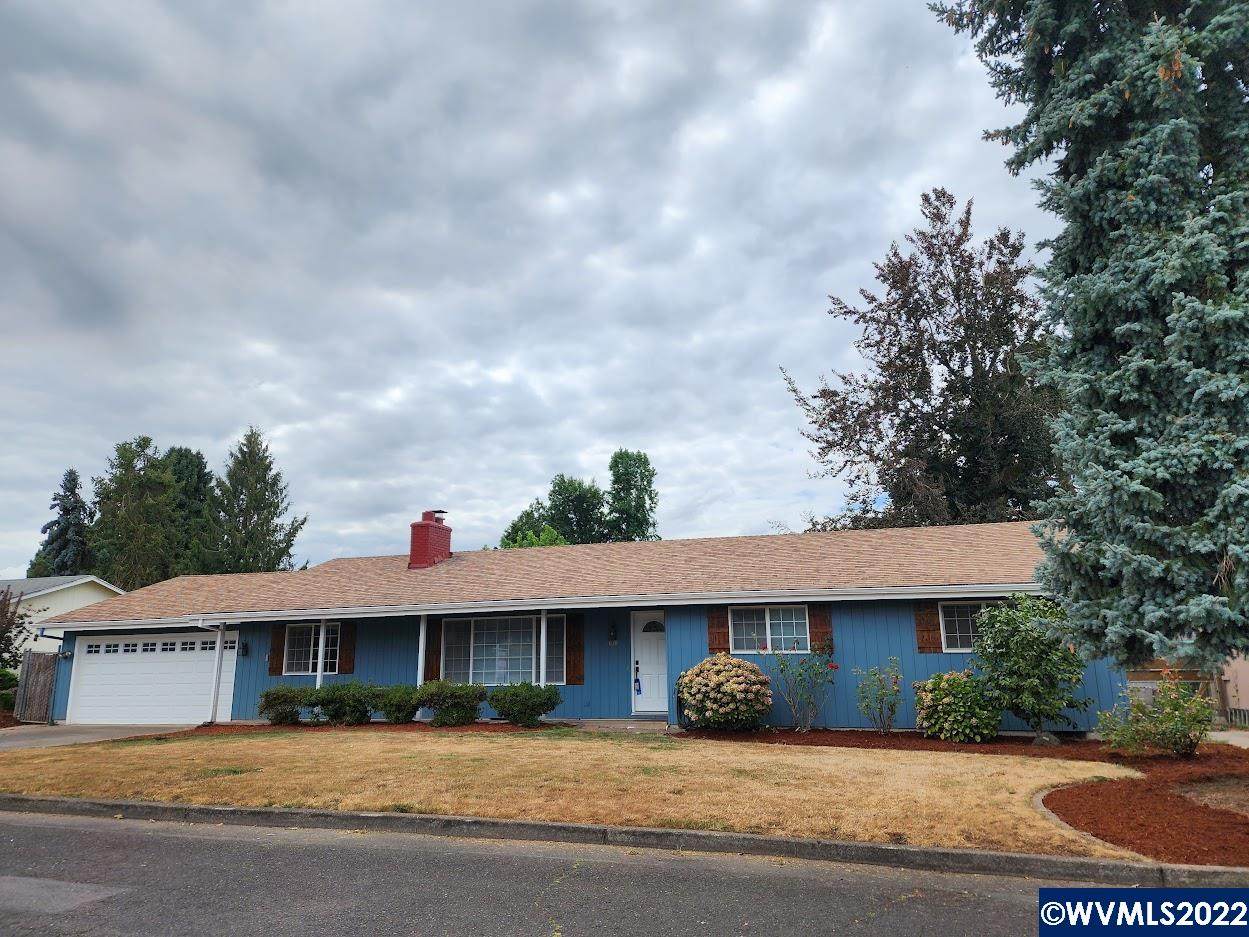 670 Alder St - Photo 1