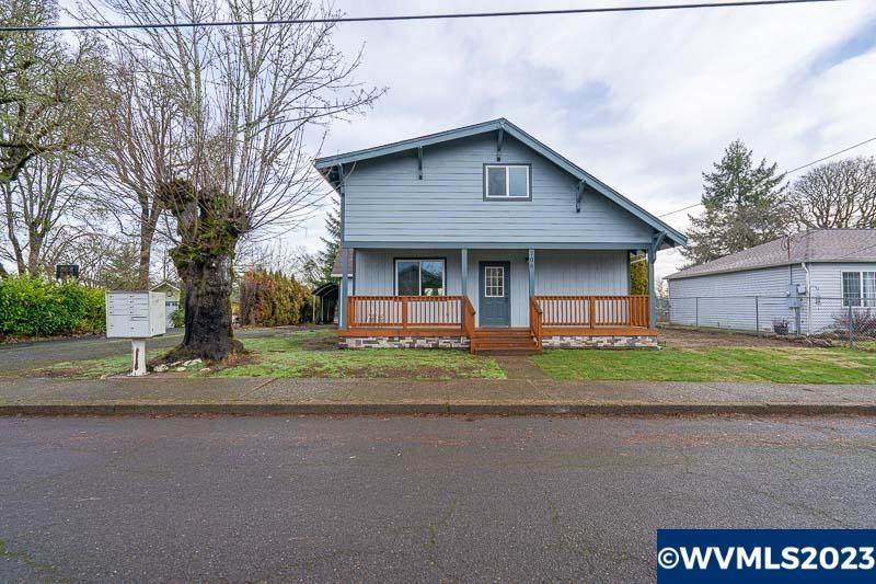 706 Washington St - Photo 1