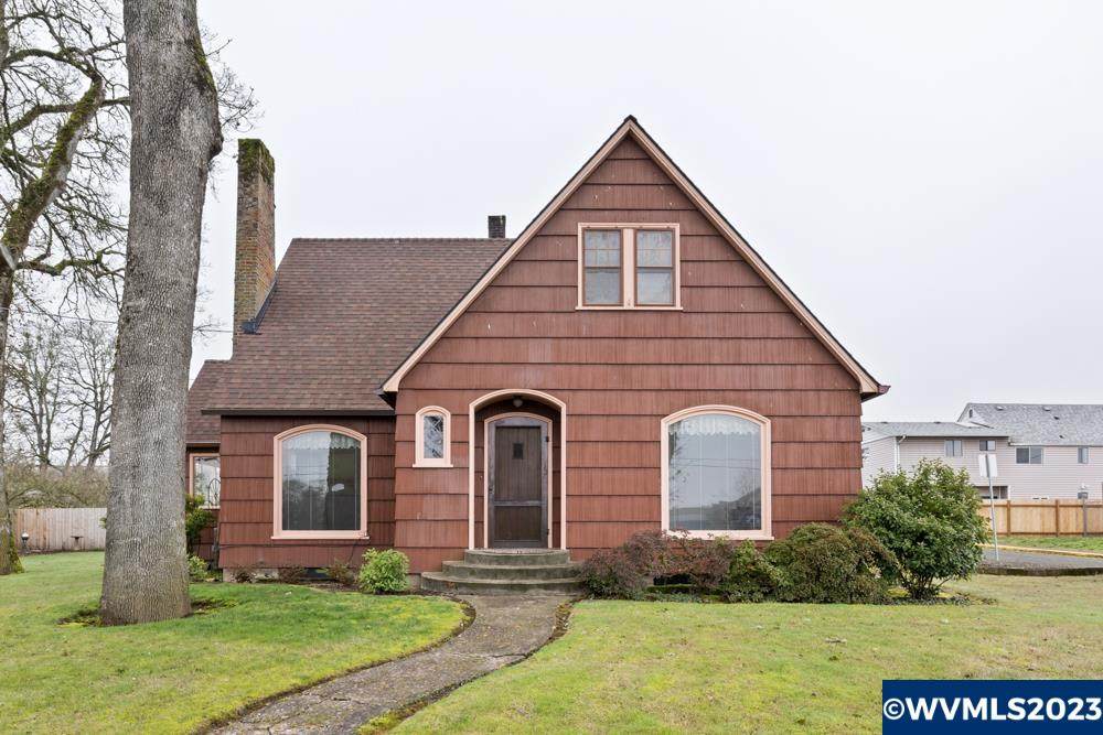 1110 Oak St - Photo 1