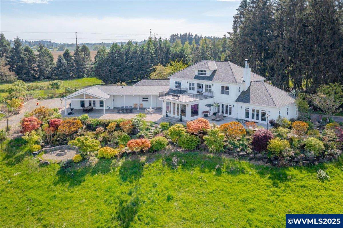 4698 Wallace Rd - Photo 1