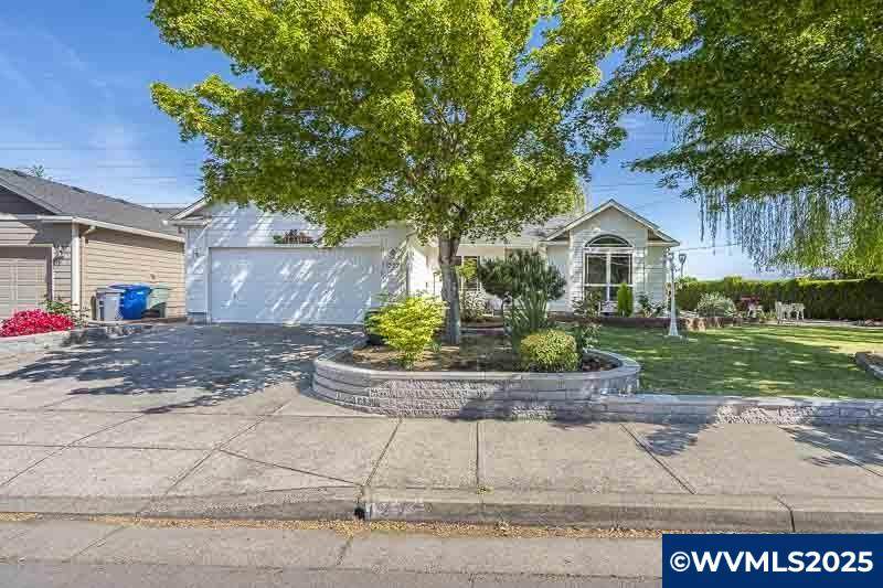 1227 Trent Av - Photo 1
