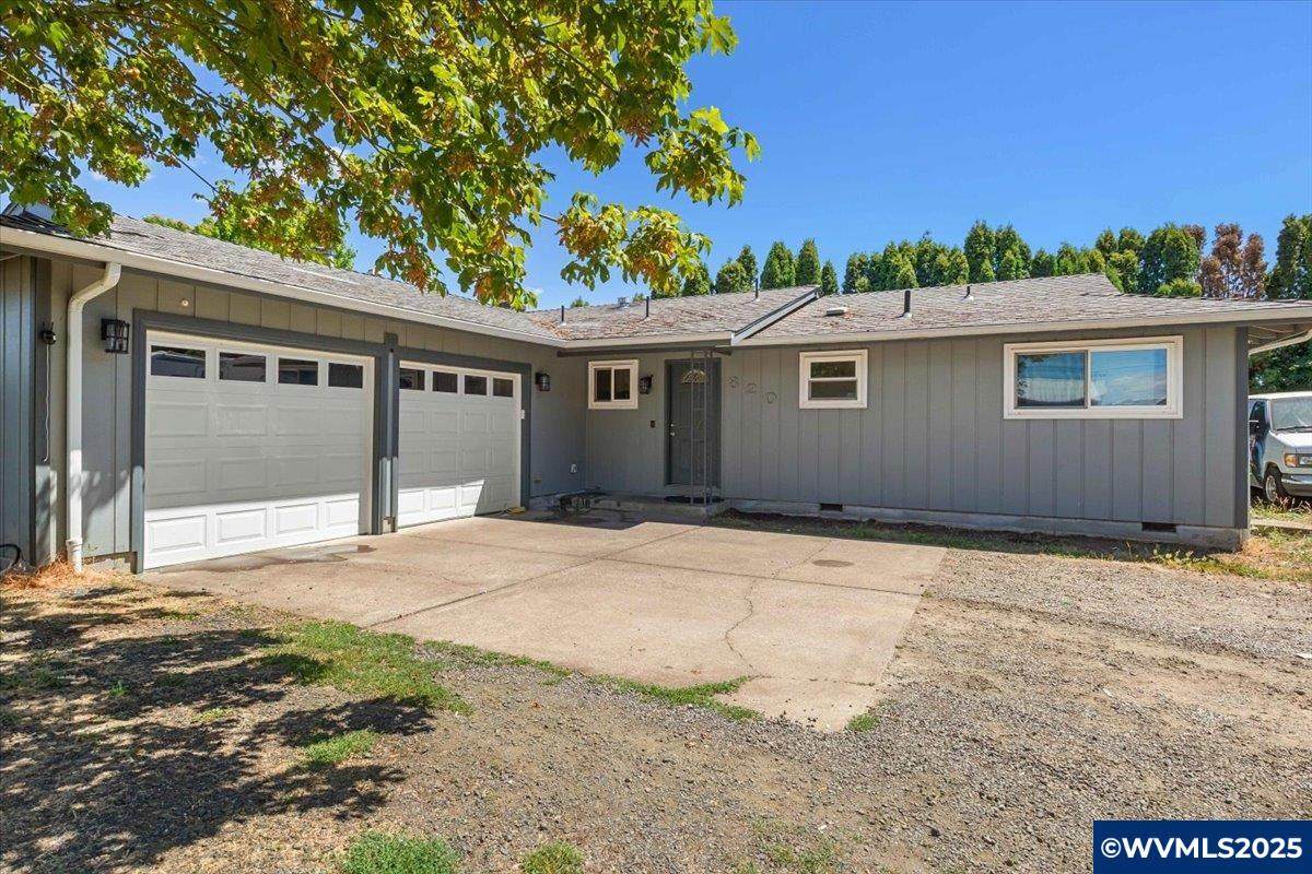 820 36Th Av - Photo 1