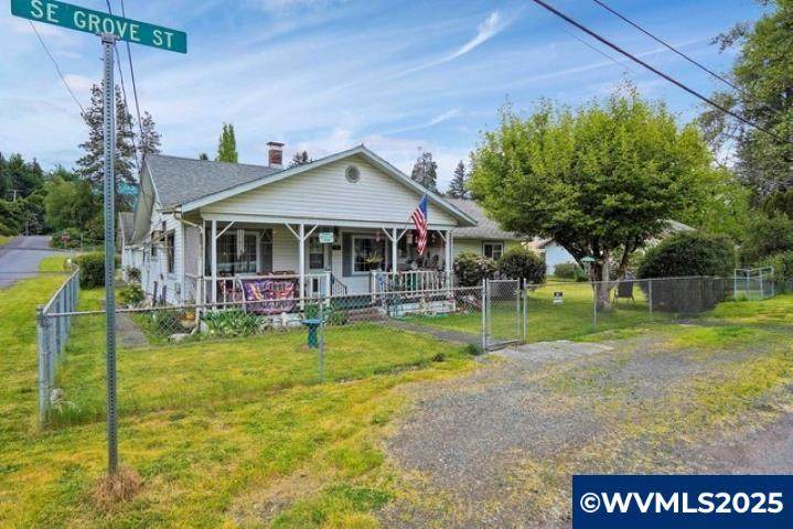 390 Grove St - Photo 1