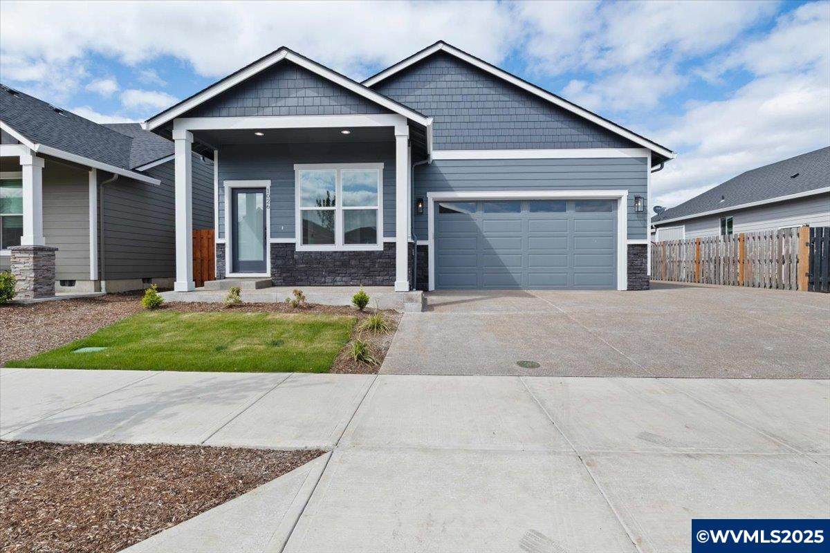 1026 Sassafras St - Photo 1