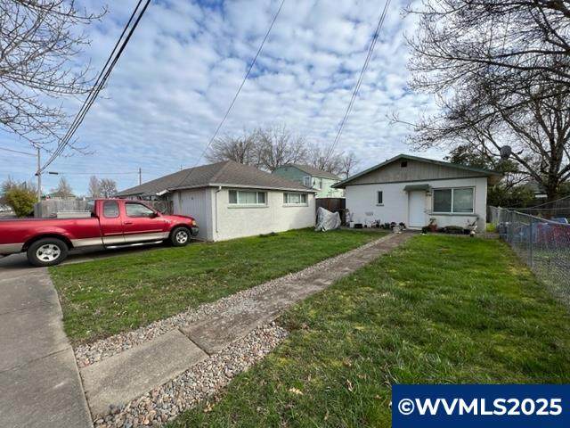 1815 Elm (-1835) - Photo 1